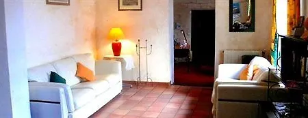 Au Saint Roch - Et Jardin 2* Aviñón