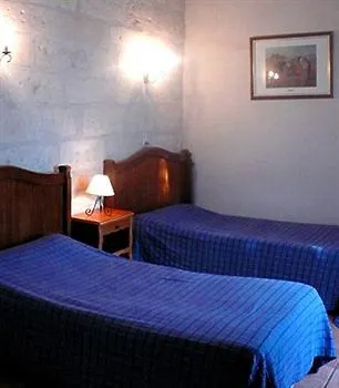 Hotel Au Saint Roch - Et Jardin 2*