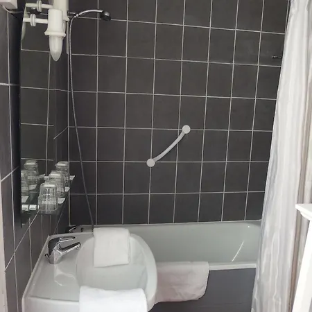 Hotel Au Saint Roch - Et Jardin