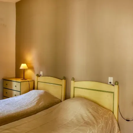 Hotel Au Saint Roch - Et Jardin Aviñón