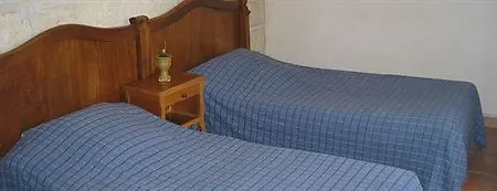 Au Saint Roch - Et Jardin 2* אביניון